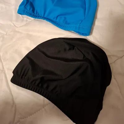 Lot de 2 bonnet de bain neuve 